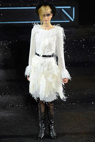 Watch Chanel: Fall 2011 Couture 